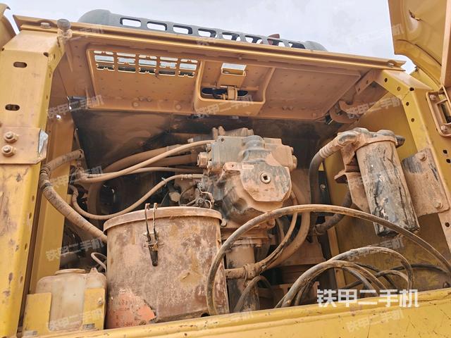 散熱器正面(大件艙室) 散熱器正面(大件艙室)