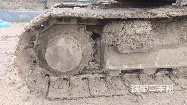 单侧履带整体(整机外观) 单侧履带整体(整机外观)