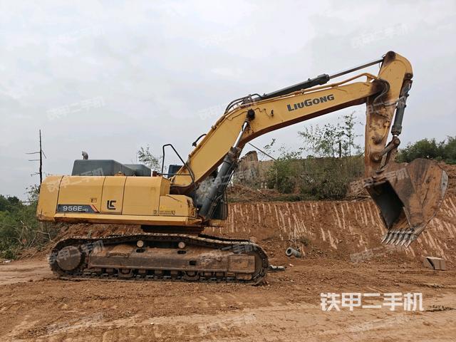 右前45(整機外觀) 右前45(整機外觀)