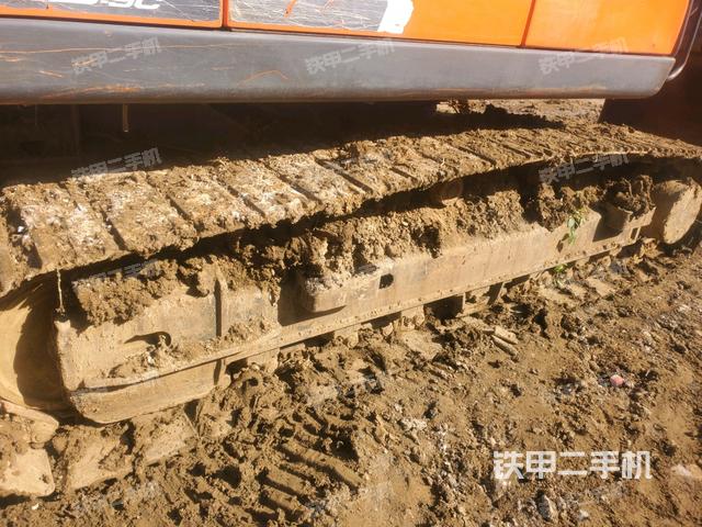 左側(cè)履帶整體?(行走機(jī)構(gòu)) 左側(cè)履帶整體?(行走機(jī)構(gòu))