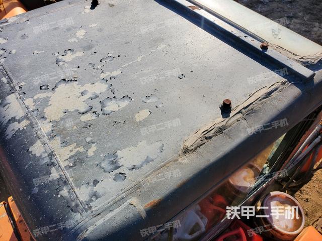 驾驶室顶部（整机外观）