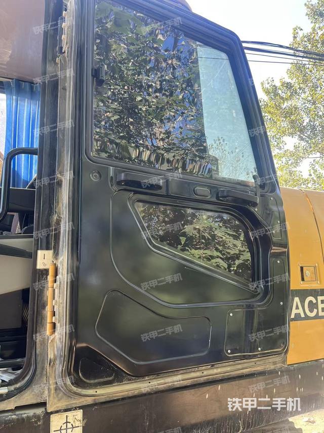 座椅左侧控制台/音响/含左手柄（驾驶室部分）