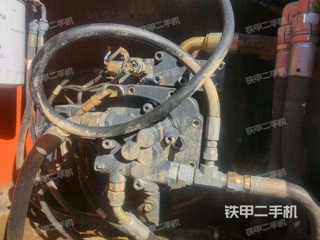 液壓泵斜45?左(大件艙室) 液壓泵斜45?左(大件艙室)