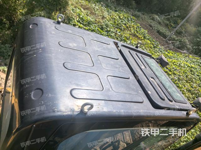 驾驶室顶部（整机外观）