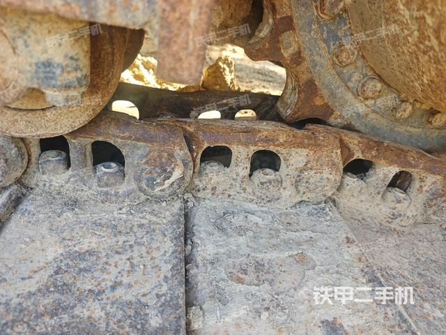 右驱动轮（行走机构）