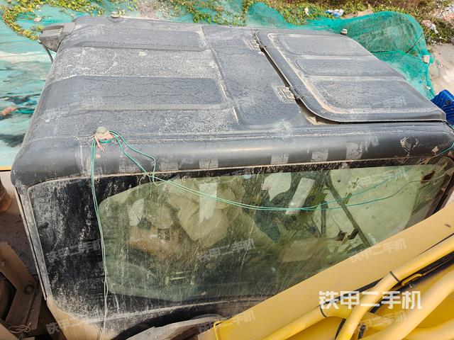 驾驶室顶部（整机外观）