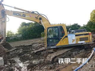 山东临工LG6225E挖掘机实拍图片