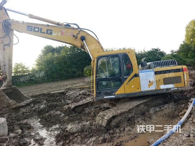山東臨工LG6225E挖掘機(jī)