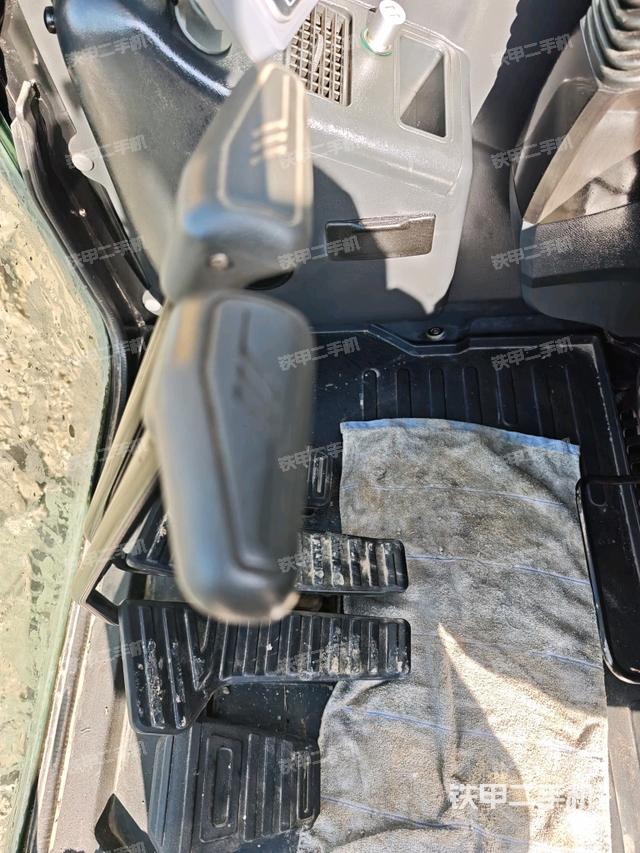 座椅后部（驾驶室部分）