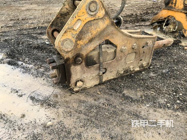 右后45(整機(jī)外觀) 右后45(整機(jī)外觀)