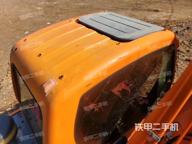 駕駛室頂部俯視(上車部件) 駕駛室頂部俯視(上車部件)