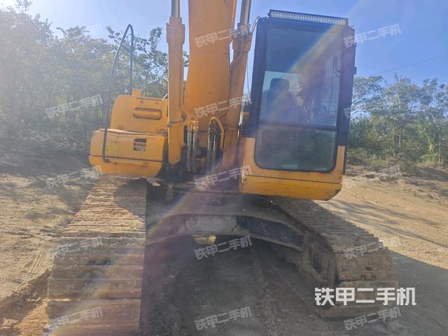 大臂根部 斜视（工作和回转装置）