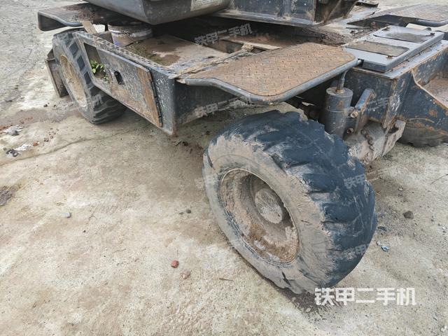 右側(cè)履帶整體?(行走機(jī)構(gòu)) 右側(cè)履帶整體?(行走機(jī)構(gòu))