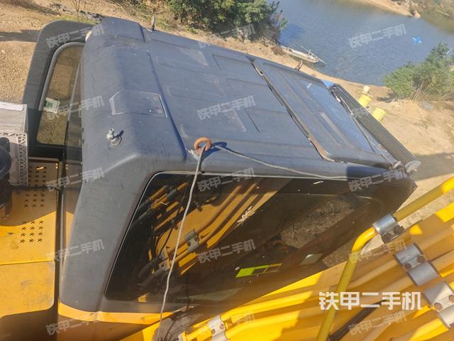 驾驶室顶部俯视（上车部件）