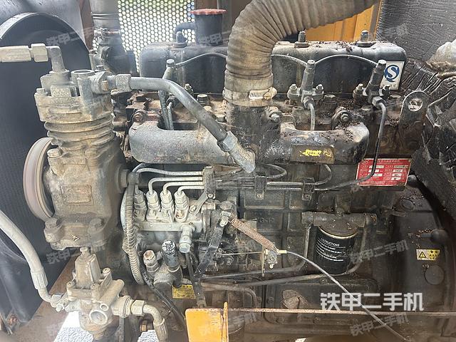 發(fā)動(dòng)機(jī)左側(cè)(整機(jī)外觀(guān)及大件) 發(fā)動(dòng)機(jī)左側(cè)(整機(jī)外觀(guān)及大件)