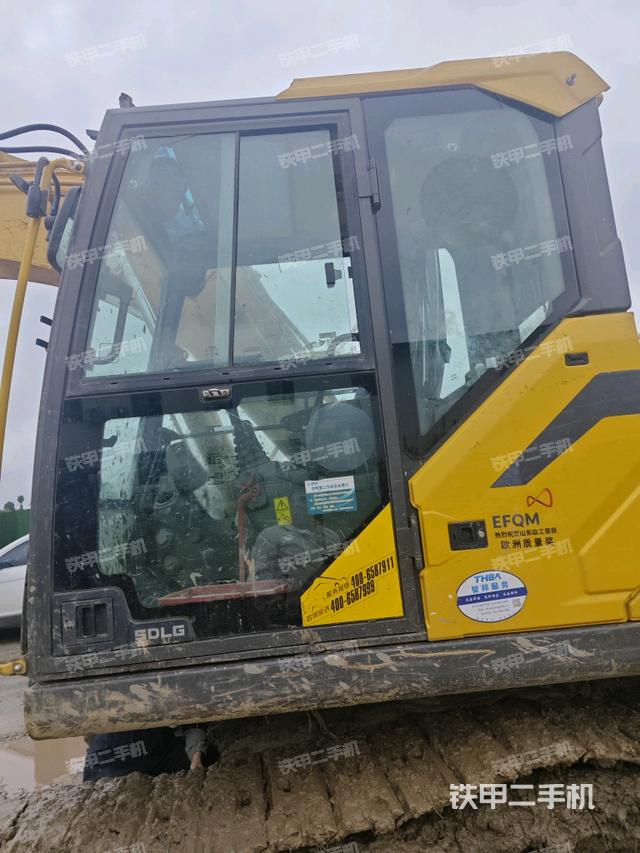 駕駛室左前45度（駕駛室部分）