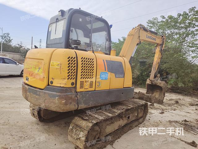 整機(jī)右后45°(整機(jī)外觀) 整機(jī)右后45°(整機(jī)外觀)