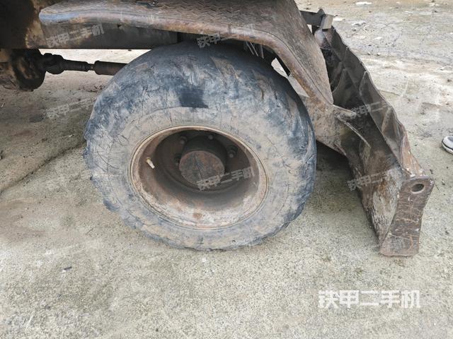 左驅(qū)動(dòng)輪(行走機(jī)構(gòu)) 左驅(qū)動(dòng)輪(行走機(jī)構(gòu))