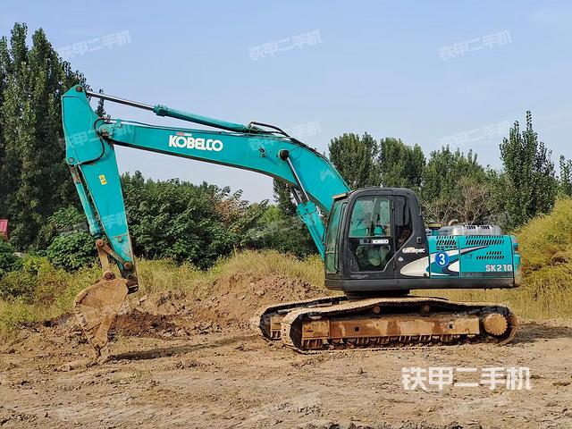 駕駛室整體(整機外觀) 駕駛室整體(整機外觀)