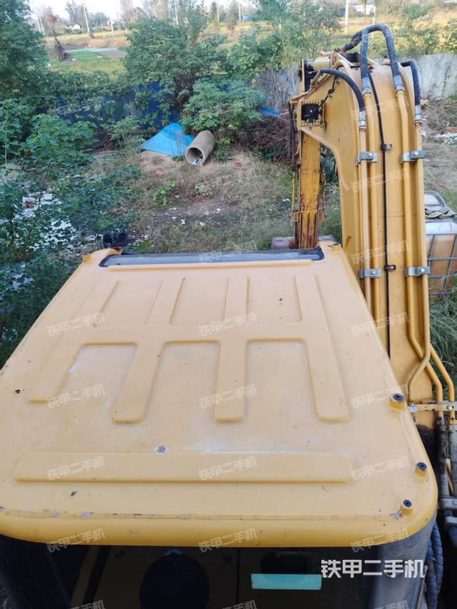 驾驶室顶部（整机外观）