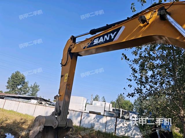 大臂整体 右侧（工作和回转装置）