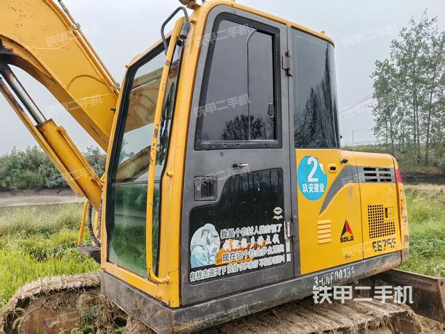 山東臨工E675F挖掘機