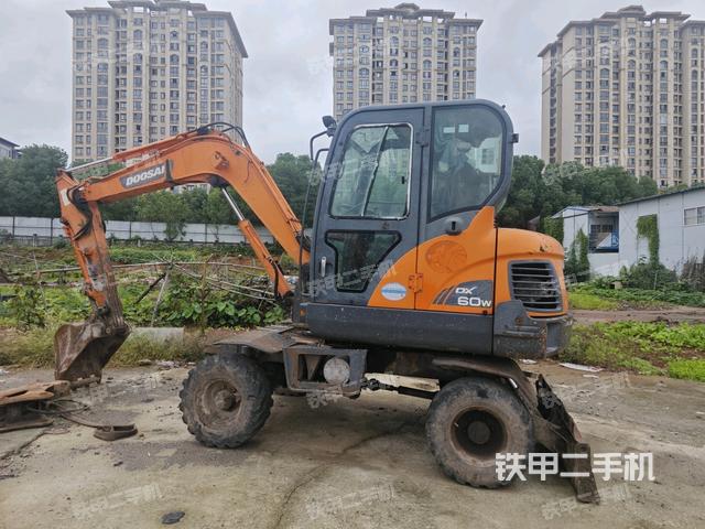 左后45(整機(jī)外觀) 左后45(整機(jī)外觀)