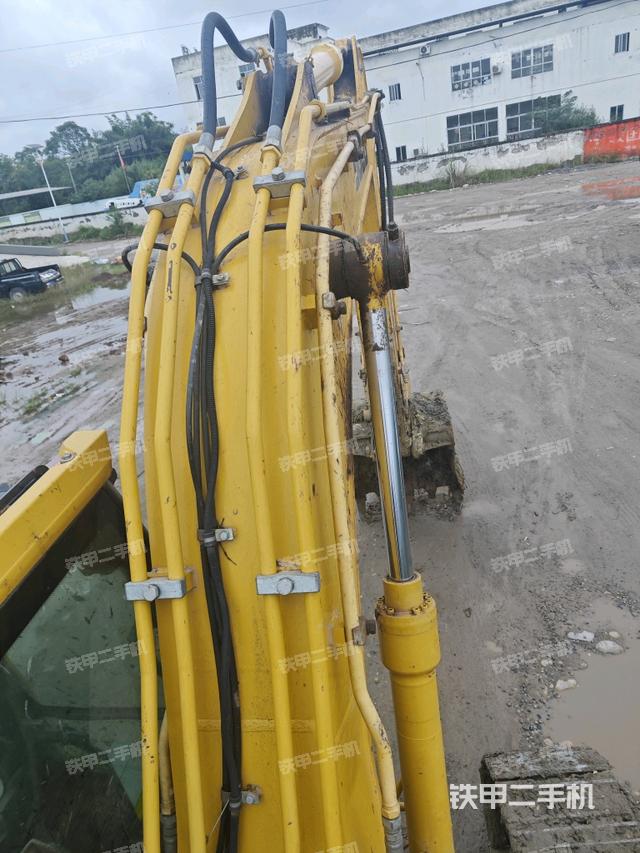 大臂背部俯視（工作和回轉(zhuǎn)裝置）