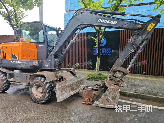 右前45(整機(jī)外觀) 右前45(整機(jī)外觀)