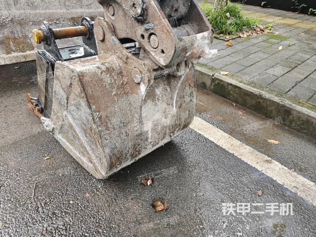 鏟斗45度(工作和回轉(zhuǎn)裝置) 鏟斗45度(工作和回轉(zhuǎn)裝置)