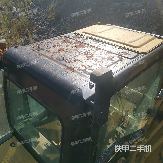駕駛室頂部(整機外觀) 駕駛室頂部(整機外觀)