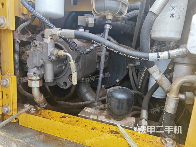 液壓泵斜45?右（大件艙室）