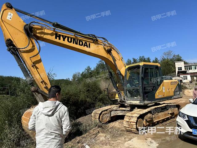 现代R110-7挖掘机