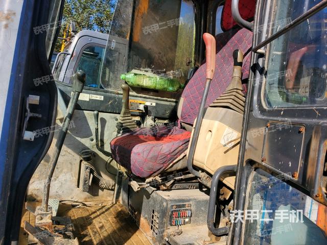 驾驶室整体（整机外观）