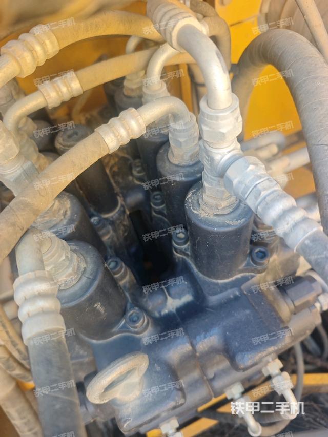 气门室盖螺丝特写（上车部件）