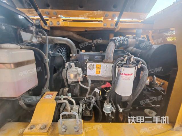 發(fā)動(dòng)機(jī)整體俯視(整機(jī)外觀) 發(fā)動(dòng)機(jī)整體俯視(整機(jī)外觀)