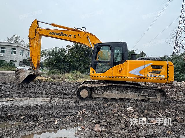 龍工LG6225E挖掘機