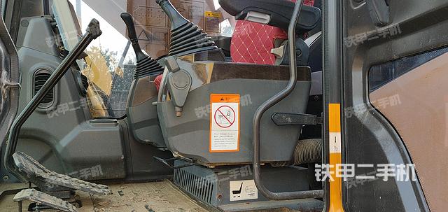 驾驶室整体（整机外观）