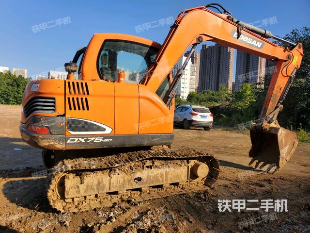 整機右后45°(整機外觀) 整機右后45°(整機外觀)