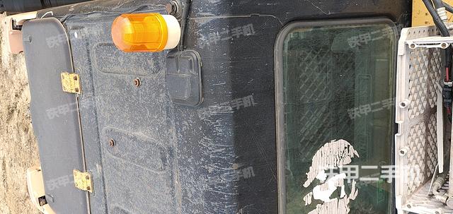 驾驶室顶部（整机外观）