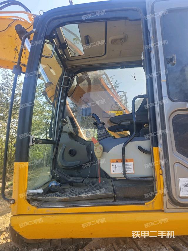 座椅右侧控制台/钥匙门/油门/含右手柄（驾驶室部分）