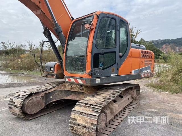 斗山DX215-9C挖掘機