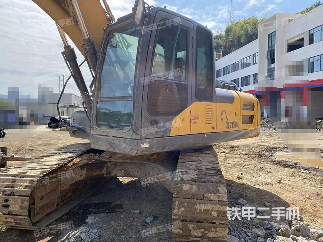 徐工XE200DA挖掘機(jī)