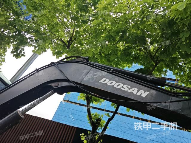 大臂整體?右側(cè)(工作和回轉(zhuǎn)裝置) 大臂整體?右側(cè)(工作和回轉(zhuǎn)裝置)