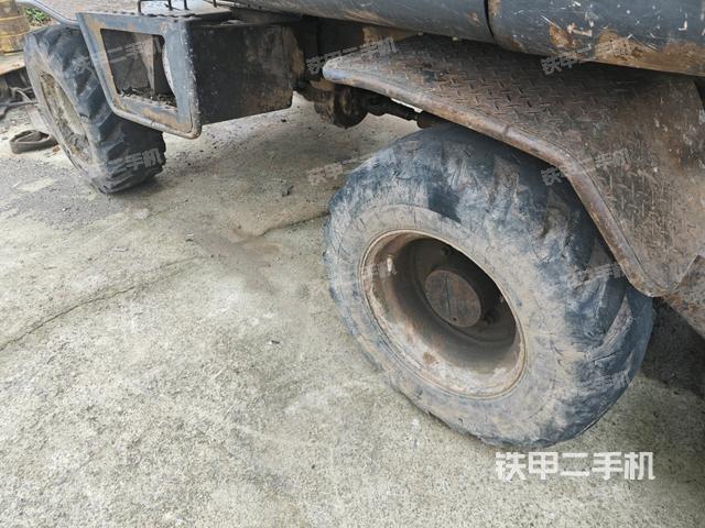 左側(cè)履帶整體?(行走機(jī)構(gòu)) 左側(cè)履帶整體?(行走機(jī)構(gòu))
