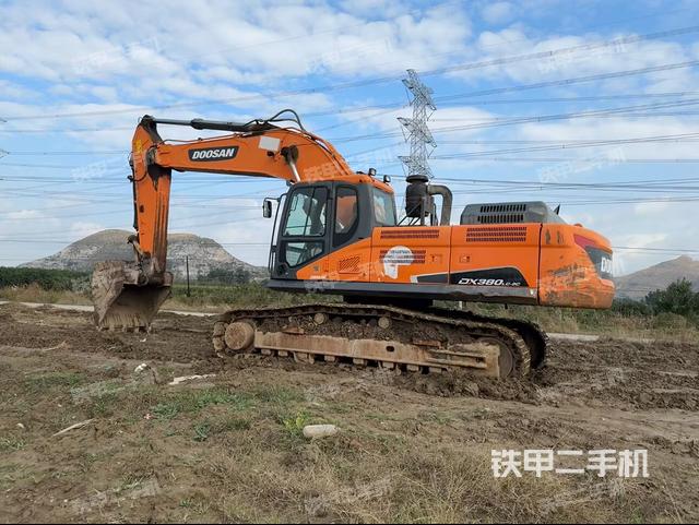 斗山DX380LC-9C挖掘機(jī)
