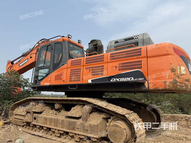 斗山DX520LC-9C挖掘機