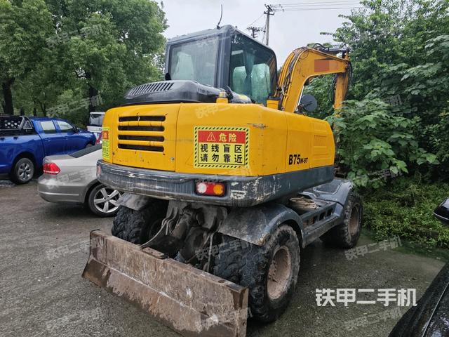 右后45(整機外觀) 右后45(整機外觀)