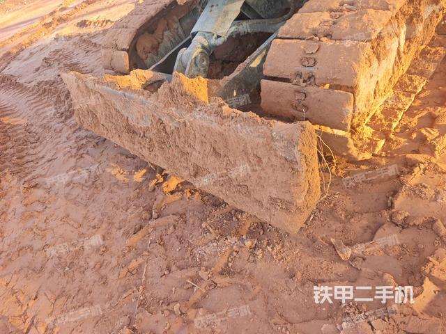 轉(zhuǎn)盤和下車架正前(工作和回轉(zhuǎn)裝置) 轉(zhuǎn)盤和下車架正前(工作和回轉(zhuǎn)裝置)