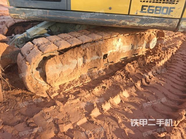 左側(cè)履帶整體?(行走機(jī)構(gòu)) 左側(cè)履帶整體?(行走機(jī)構(gòu))
